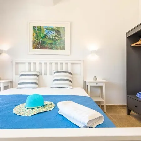 Vila Amboula Sleeps 6 Pool Air Con Wifi