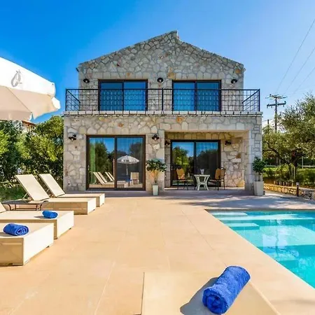 Amboula Sleeps 6 Pool Air Con Wifi Vila *