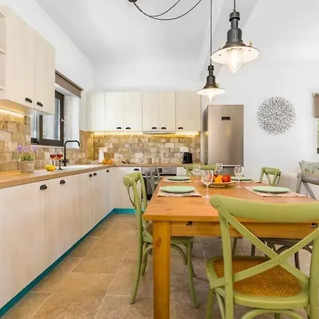 Amboula Sleeps 6 Pool Air Con Wifi Vila Plános